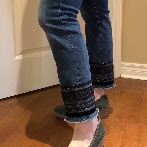 Ann Taylor Ankle Jeans with embroi… - Picture 2 of 7